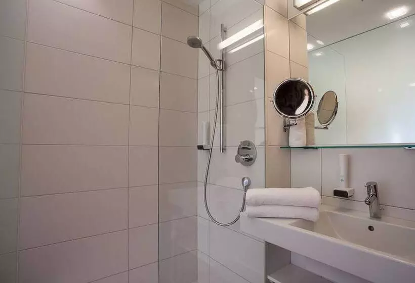 ホテル Wirtshaus Sattlerwirt