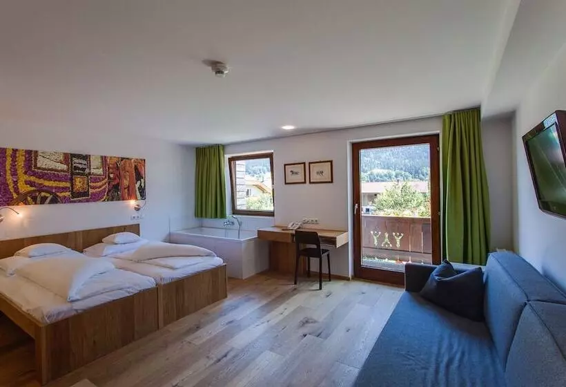 ホテル Wirtshaus Sattlerwirt