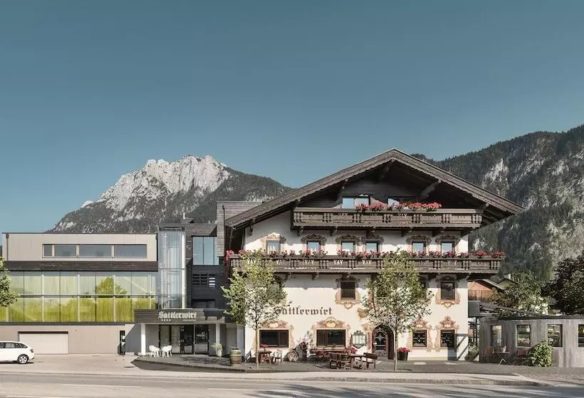 ホテル Wirtshaus Sattlerwirt