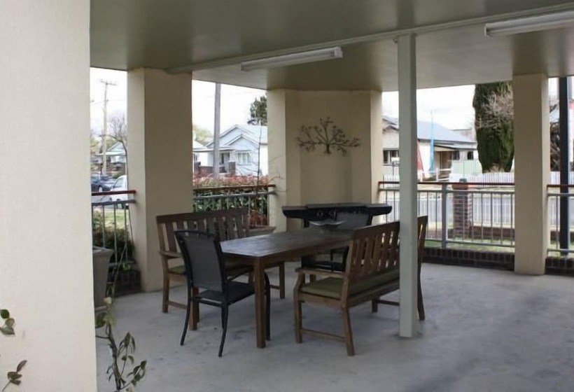 מוטל Elite Motor Inn