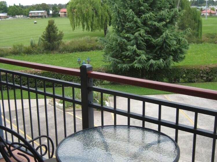 מוטל Elite Motor Inn