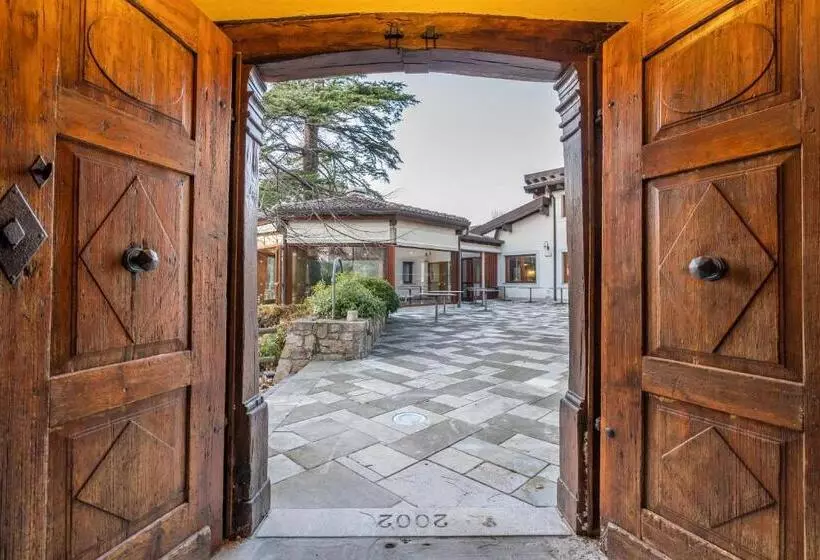 Retkeilymaja Accademia Vine Lodge