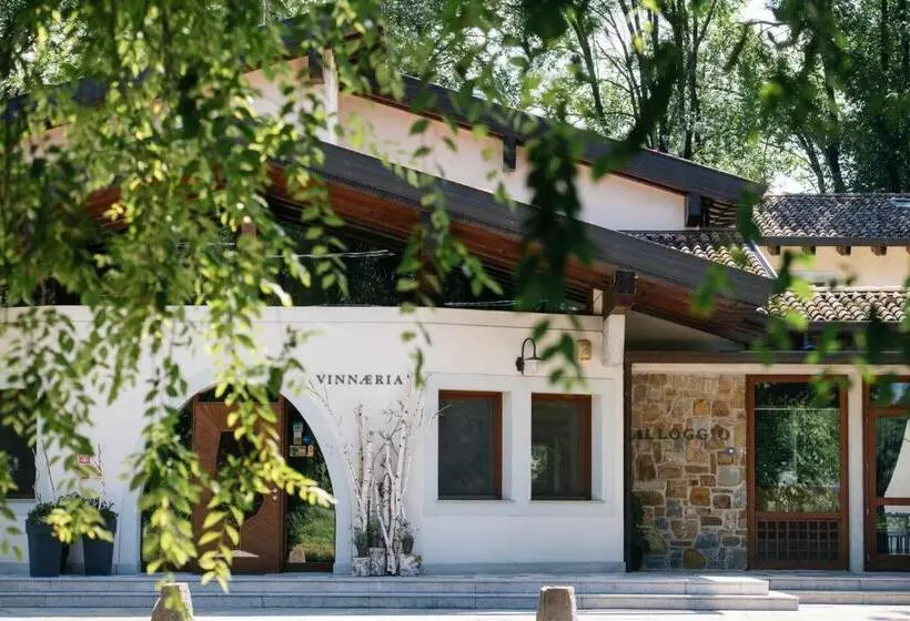 Retkeilymaja Accademia Vine Lodge