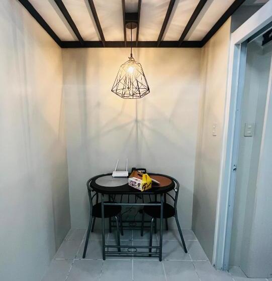 Bed and Breakfast Netflix And Unli Wifi!!! The Elchies Room At Tagaytay Prime Residence