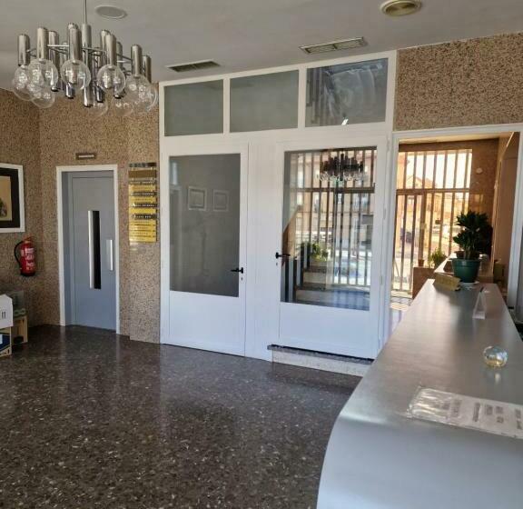 Отель Hostal La Cañada Segoviana