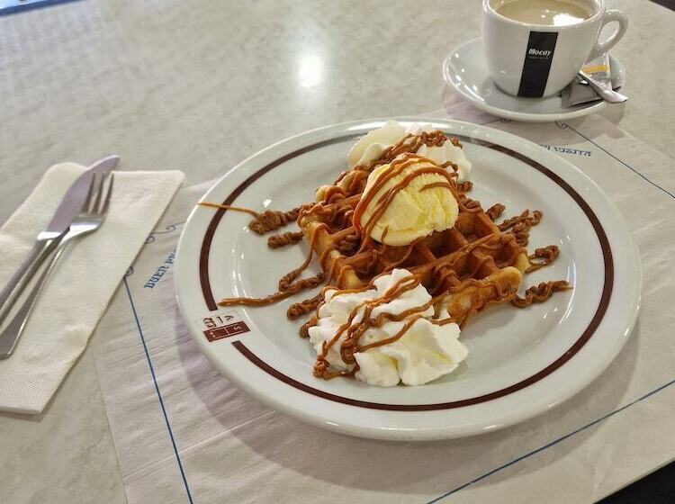 Отель Hostal La Cañada Segoviana