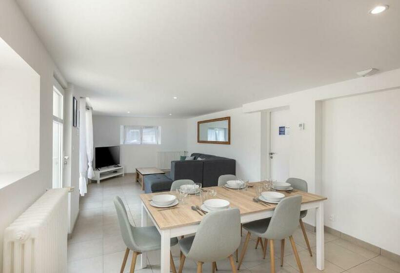 ペンション La Bergère De Domrémy Chambre Spacieuse Avec Sdb Privative, Espace Partagés Cuisine, Salon Et Terras