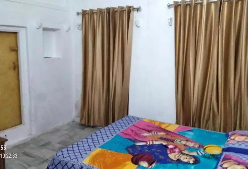 Majatalo Shri Swami Sheetal Das Akhada B1 88 Assi , Near Pushkar Talab,varanasi, Ashram Dharmshala