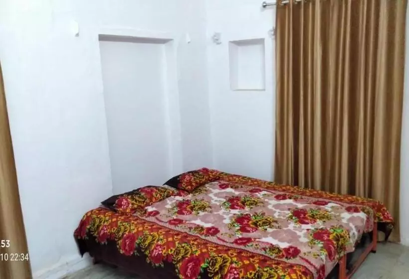 Majatalo Shri Swami Sheetal Das Akhada B1 88 Assi , Near Pushkar Talab,varanasi, Ashram Dharmshala
