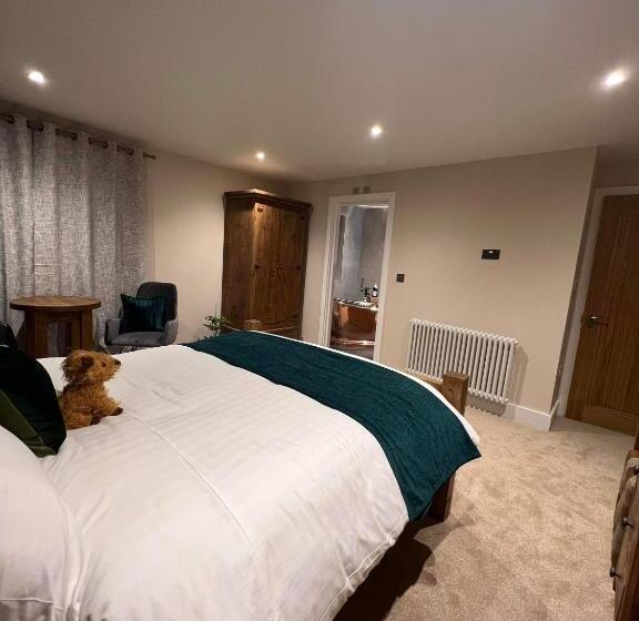 هاستل Bulls Head Holymoorside