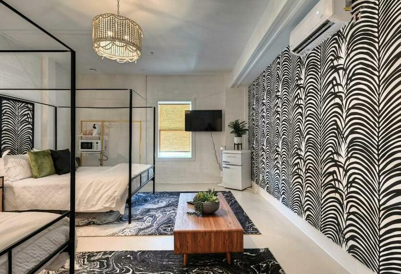 The Oleander Hotel Room 8