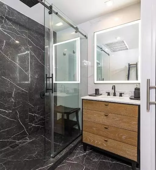 Boutique Suite With Huge Terrace And Rooftop Pool