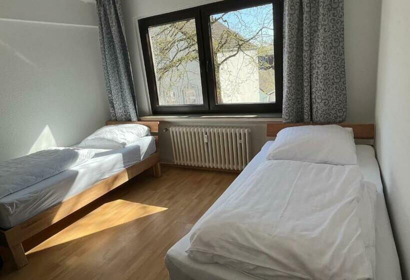 ペンション Zimmer Für Monteure, Handwerker Oder Reisende