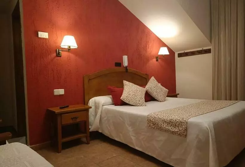 Hotelli Hostal Decerca Prádena