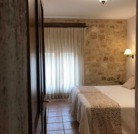 Hotel Hostal Decerca Prádena