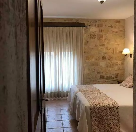 Hotelli Hostal Decerca Prádena