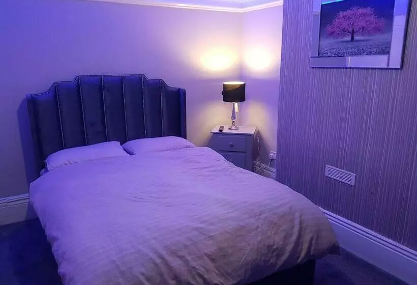 ペンション Highfields Living   All Rooms Ensuite  Free Wifi  Free Local Parking