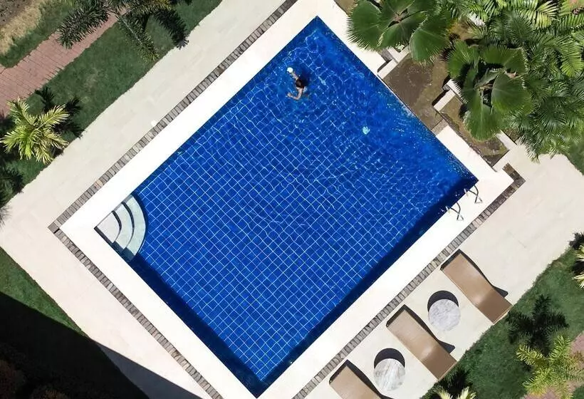 Red Picnic Hostel Panglao