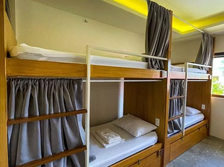 Red Picnic Hostel Panglao