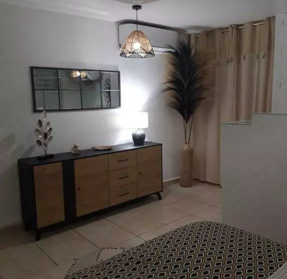 تختخواب و صبحانه La Romarine   Chambre Pampa