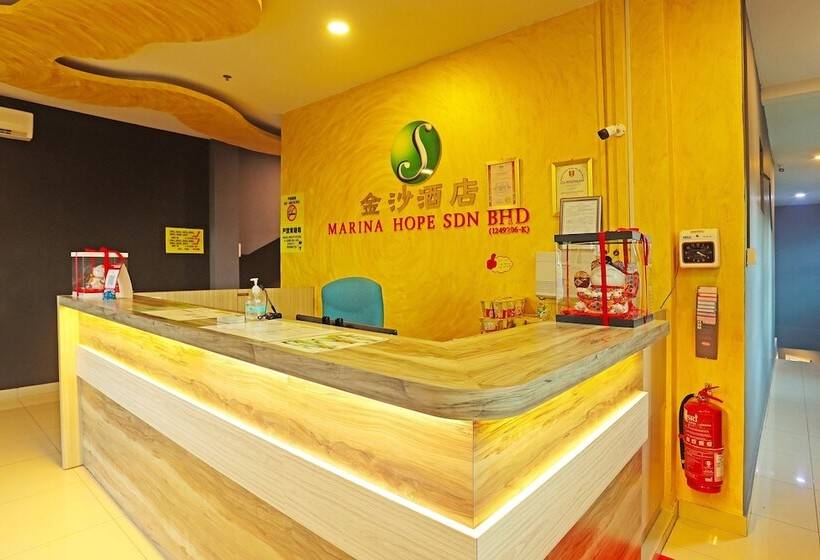 Hotel Oyo 90478 Marina World