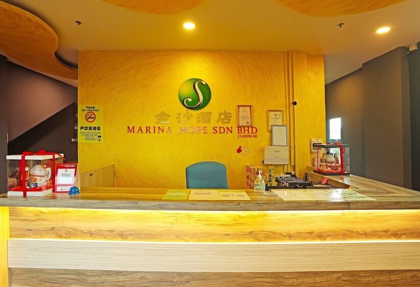 Hotel Oyo 90478 Marina World