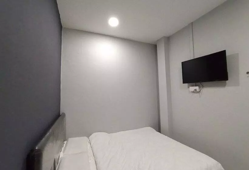 Hotelli Oyo 90478 Marina World