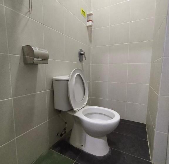 Hotel Oyo 90478 Marina World