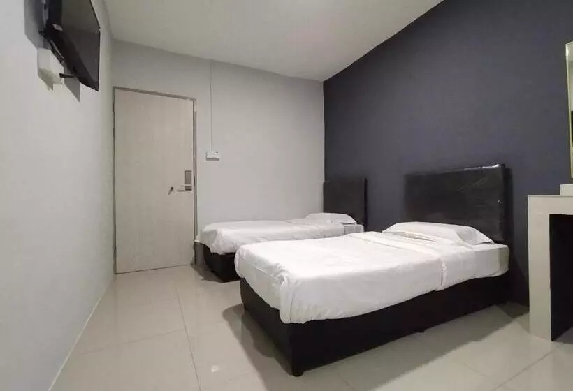 Hotelli Oyo 90478 Marina World