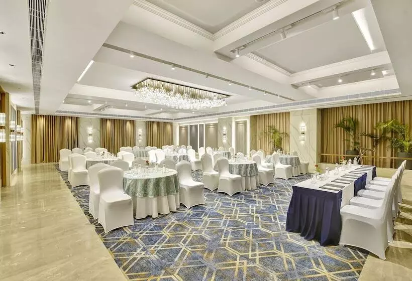 Hotelli Park Inn By Radisson Surat