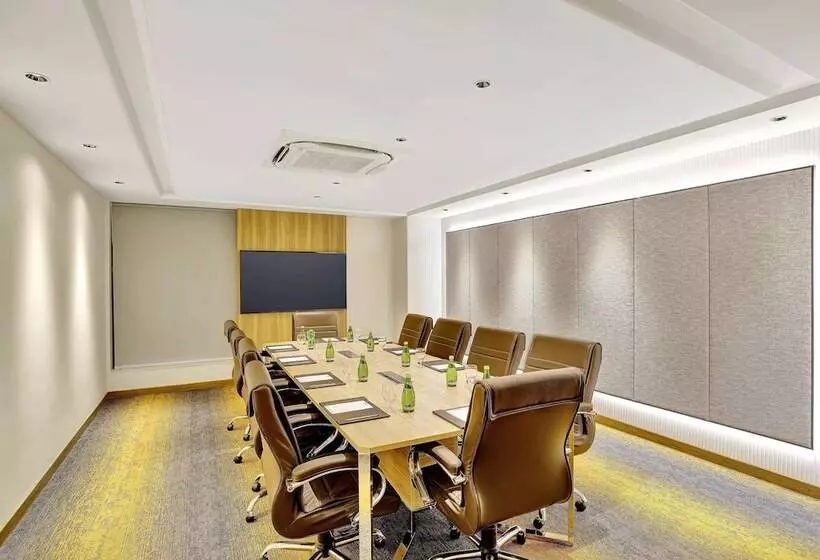 Hotelli Park Inn By Radisson Surat