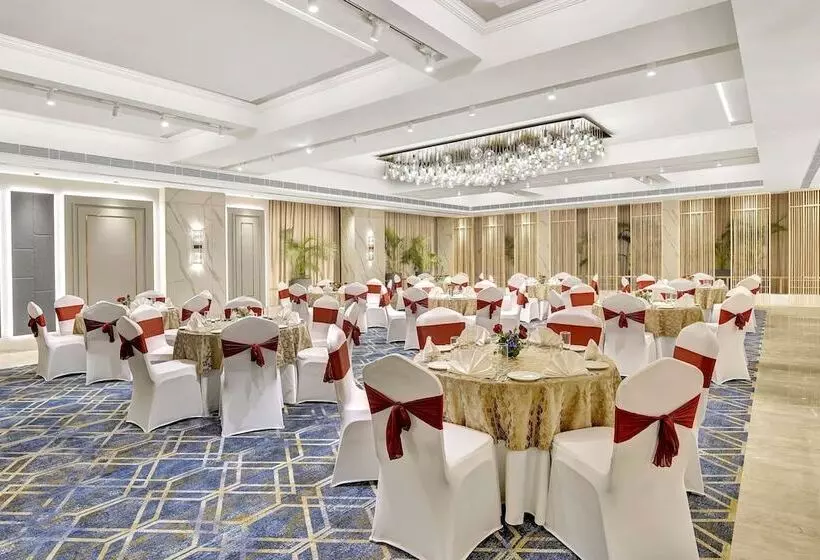 Hotelli Park Inn By Radisson Surat