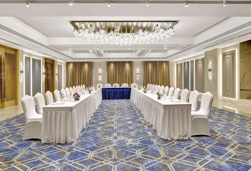 Hotelli Park Inn By Radisson Surat