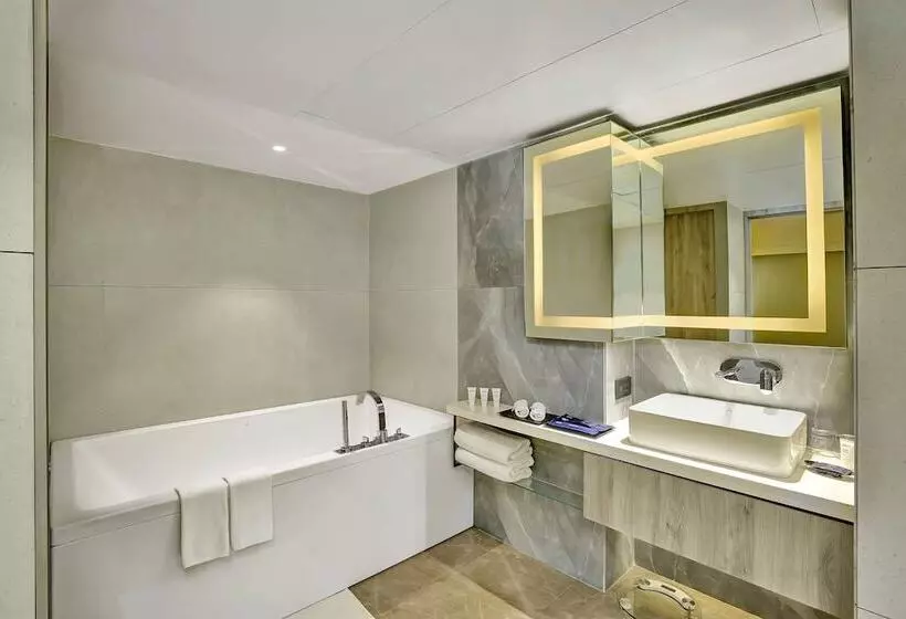 Hotelli Park Inn By Radisson Surat