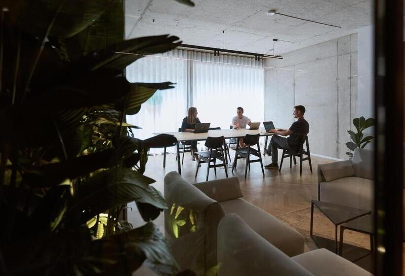 Neu Residences Smart Stay