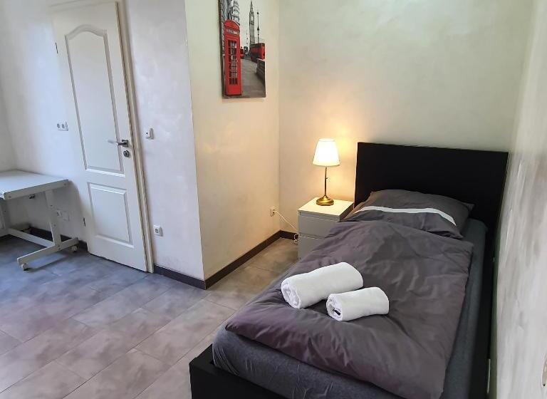 Pension Bad Soden / Apartment And Rooms