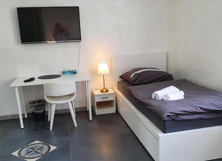 Pension Bad Soden / Apartment And Rooms