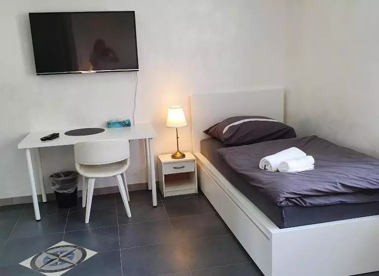 Pension Bad Soden / Apartment And Rooms