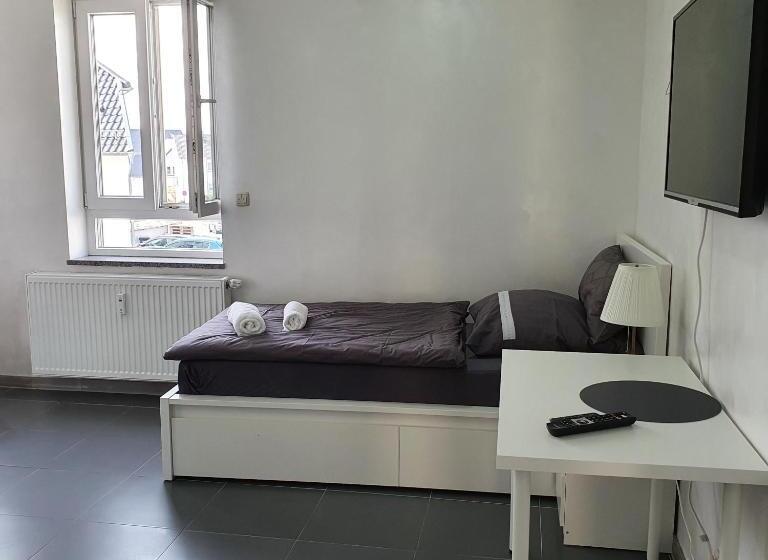 Pension Bad Soden / Apartment And Rooms