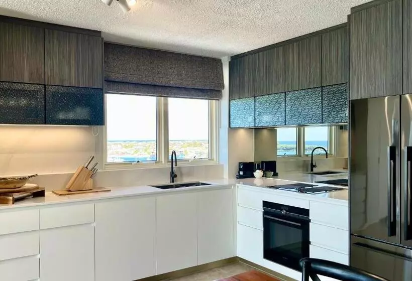 ホテル 84 The Spit Holiday Apartments