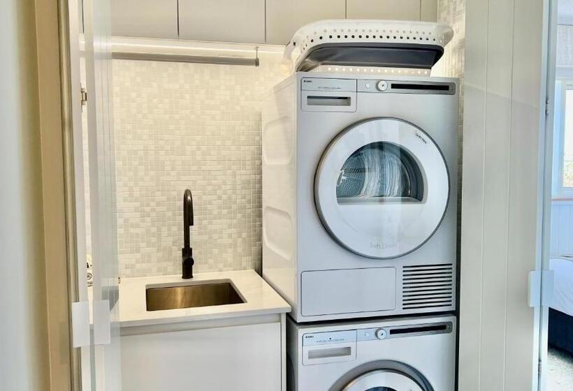 فندق 84 The Spit Holiday Apartments