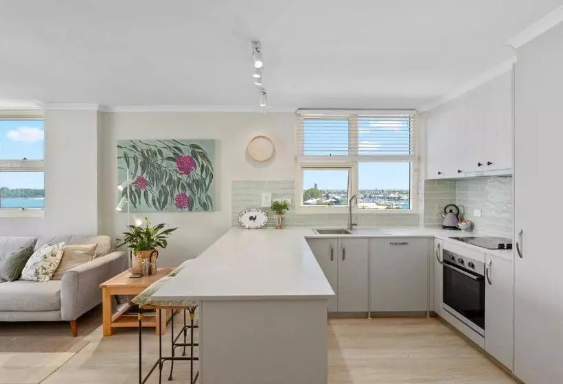 ホテル 84 The Spit Holiday Apartments