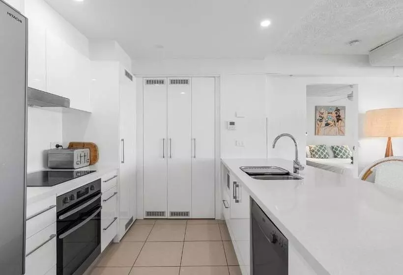 ホテル 84 The Spit Holiday Apartments