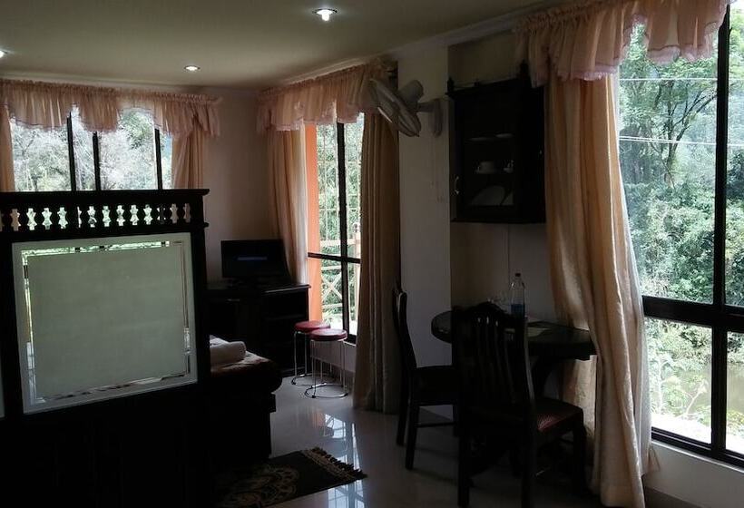 ホテル Archana Residency