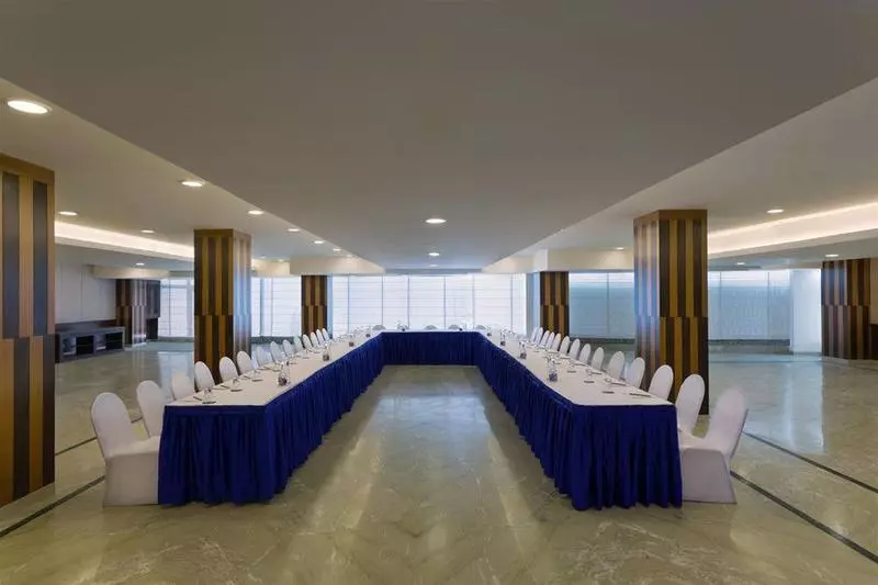 호텔 Four Points by Sheraton Vadodara