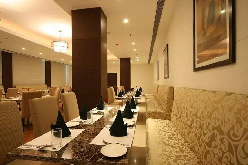 호텔 Four Points by Sheraton Vadodara