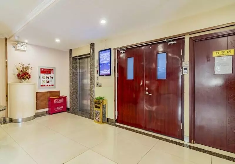 Отель Greentree Inn Beijing Guangmingqiao Express Apartment