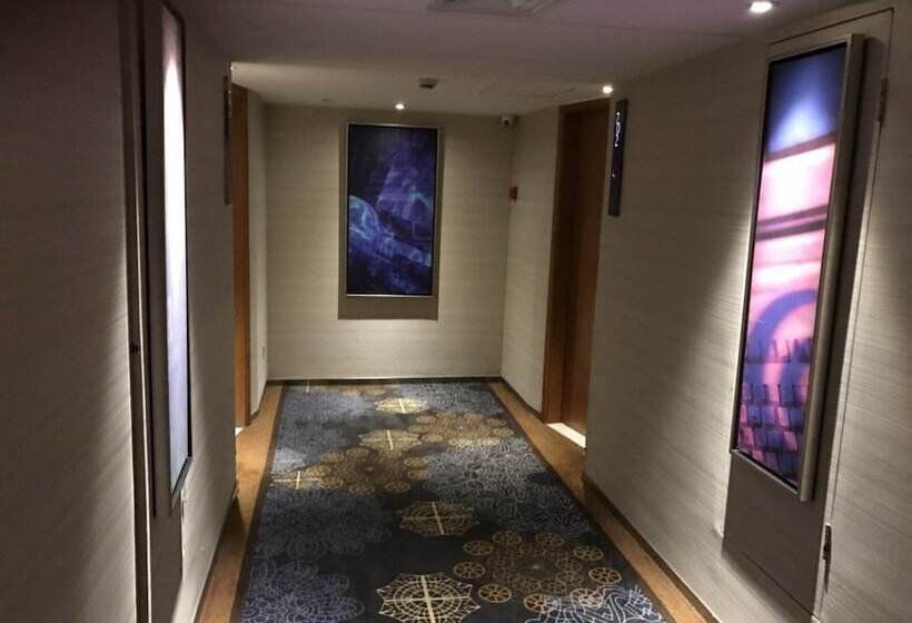 Отель Hangzhou Em