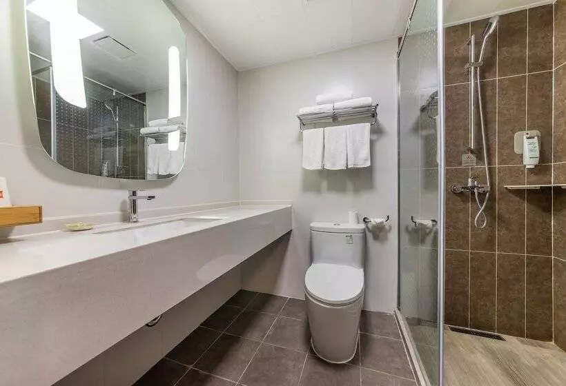 هتل Ibis Chongqing Jiefangbei Pedestrian Street