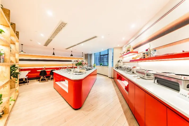 ホテル Ibis Chongqing Jiefangbei Pedestrian Street